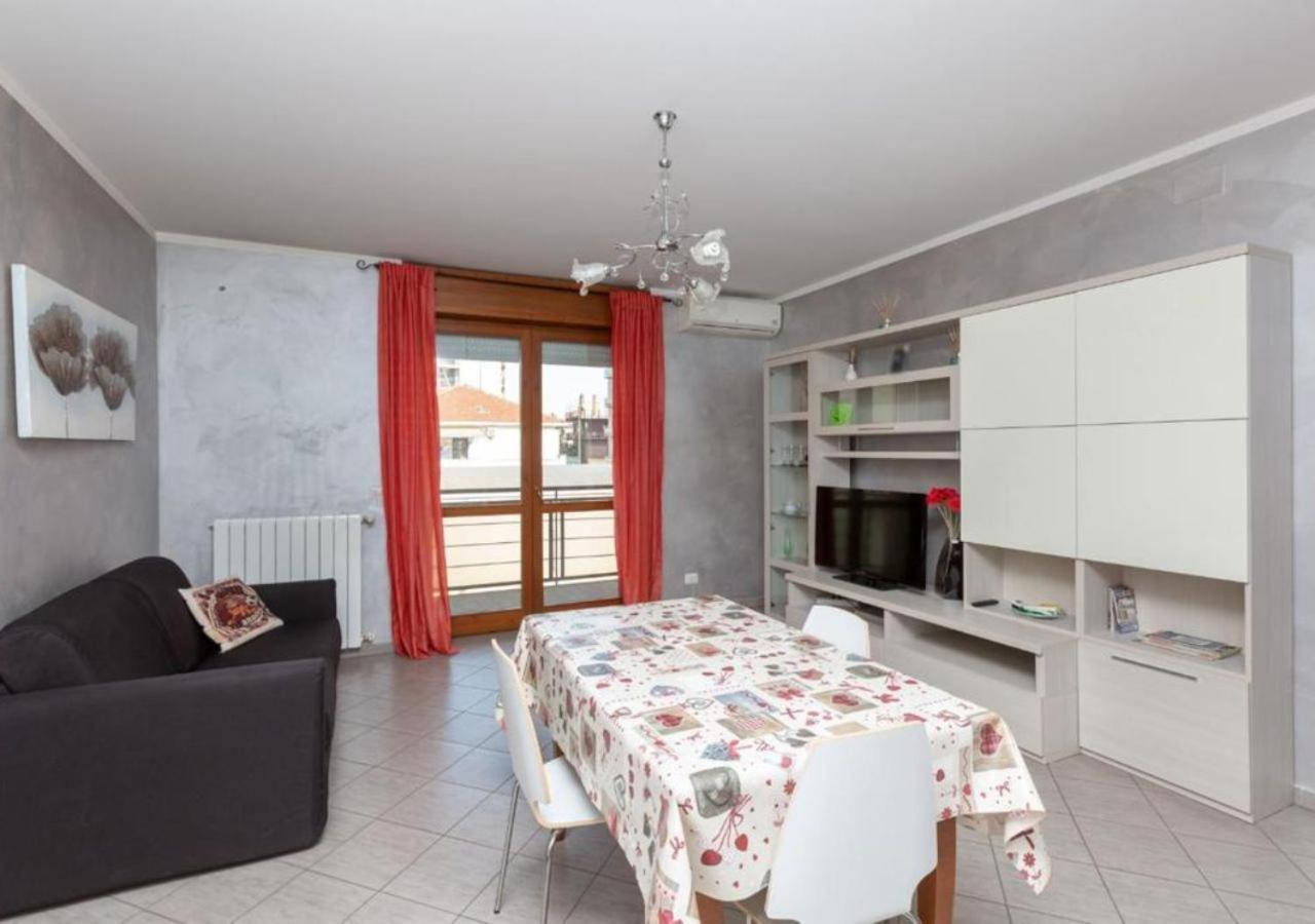 Appartamento Comfy Cozy Close To Metro Torino